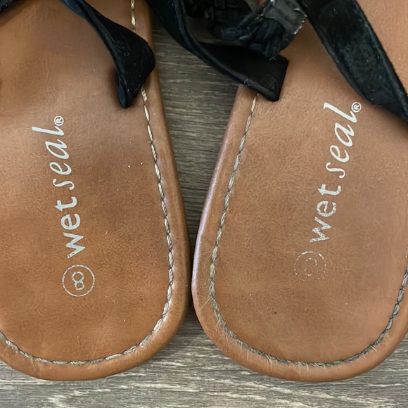 Black and Tan sandals - Picture 3 of 4